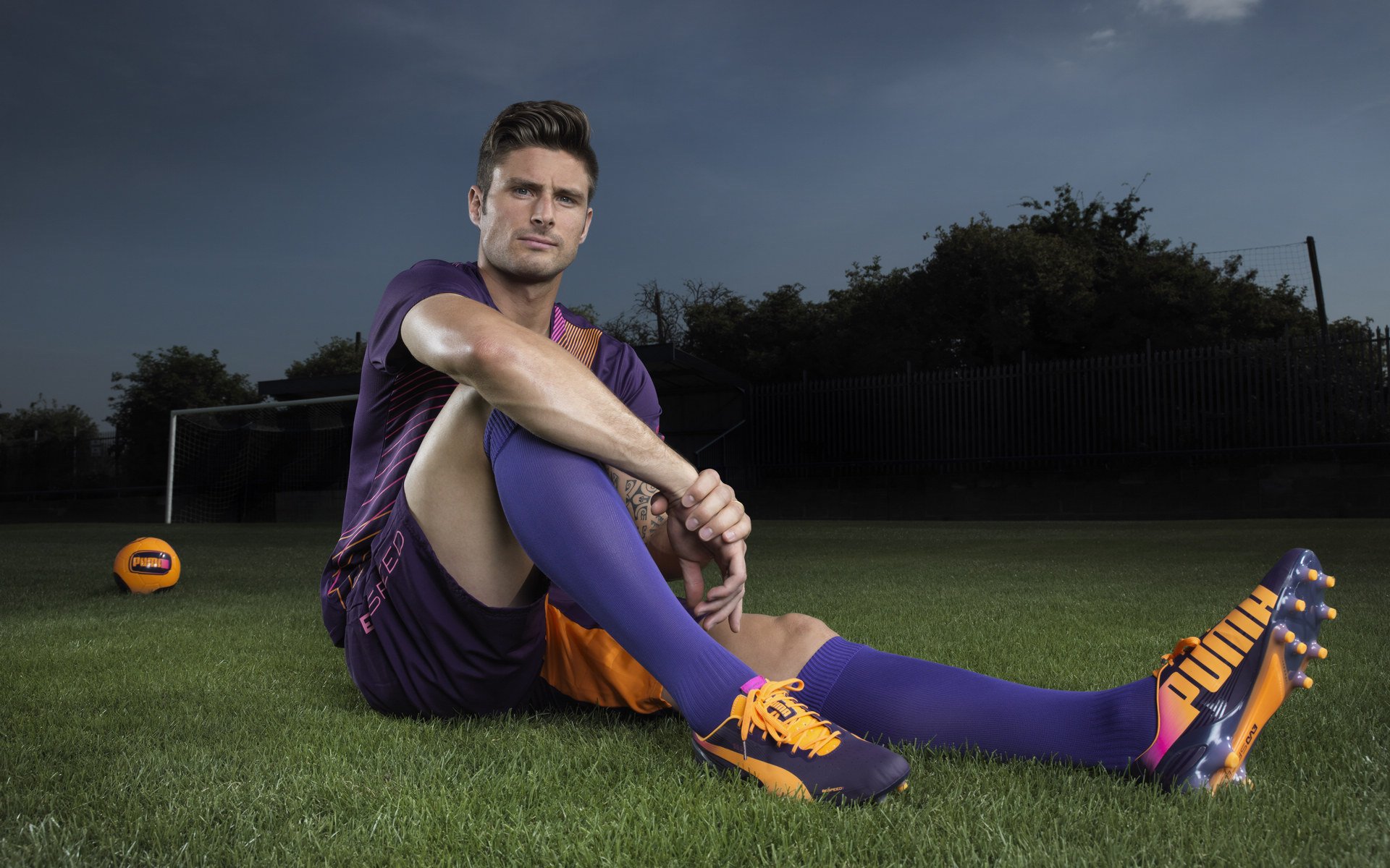 爱游戏体育app网页版下载-WRC粉丝狂欢：现场氛围与观赛体验，crew粉丝