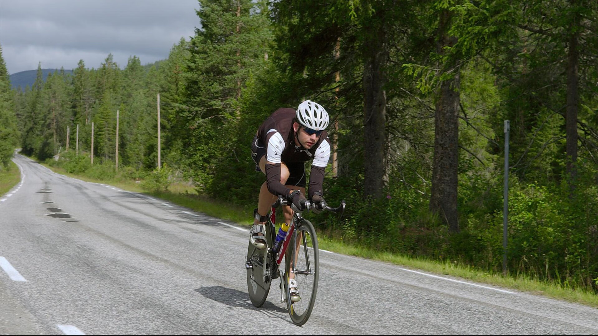 中国复合弓男队在射箭世界杯上海站团体赛中表现出色，复合弓比赛项目